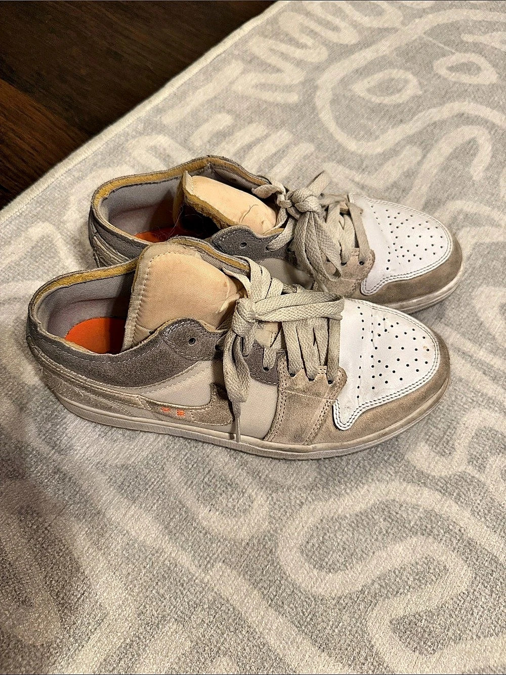 Nike Air Jordan 1 Low SE Craft "Inside Out - Cement Grey" Sneakers
